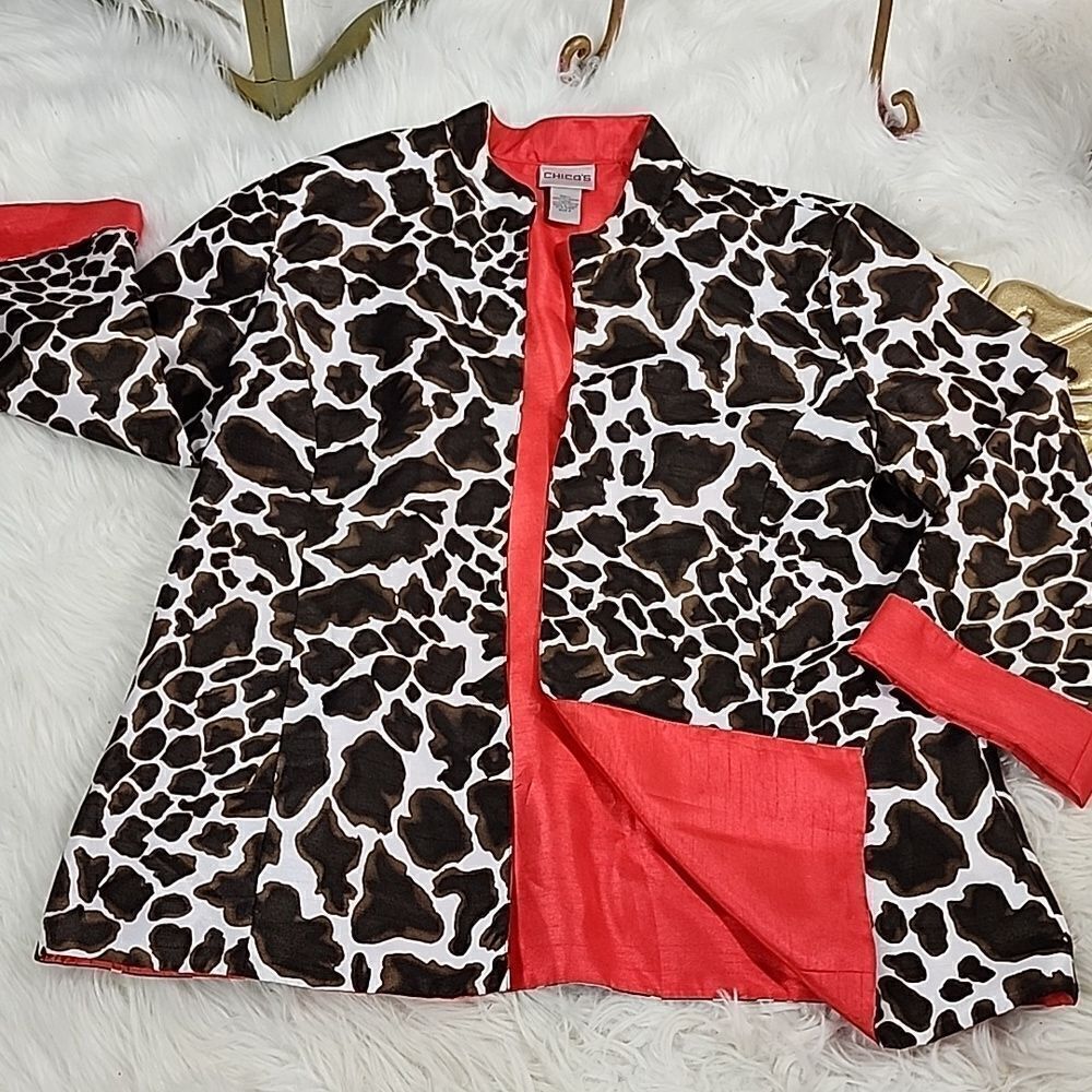 Reversible Jacket with Animal Print and Solid Coral Color